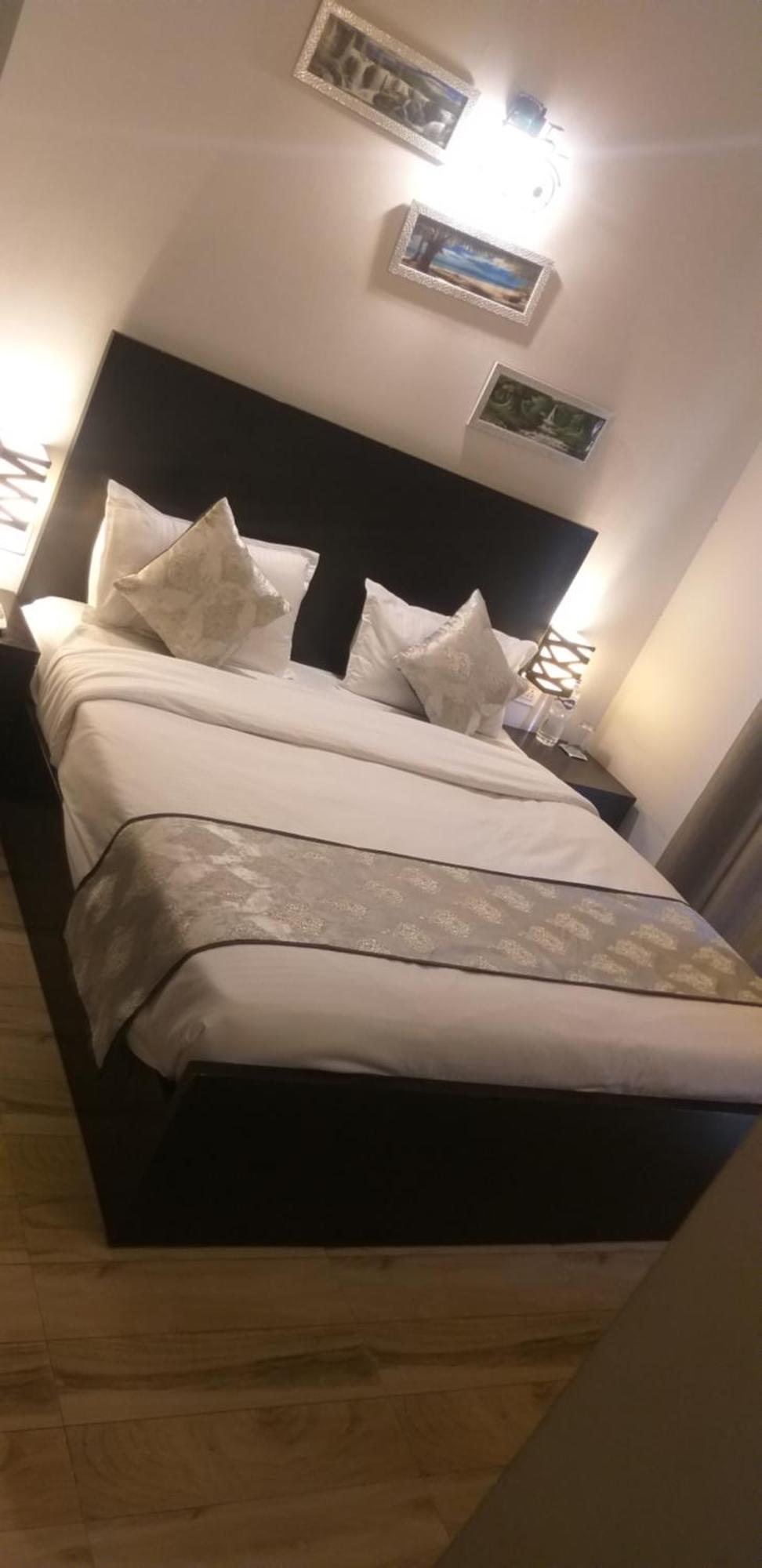 Pearl Suites At Omex Entrenity Вриндавана Экстерьер фото