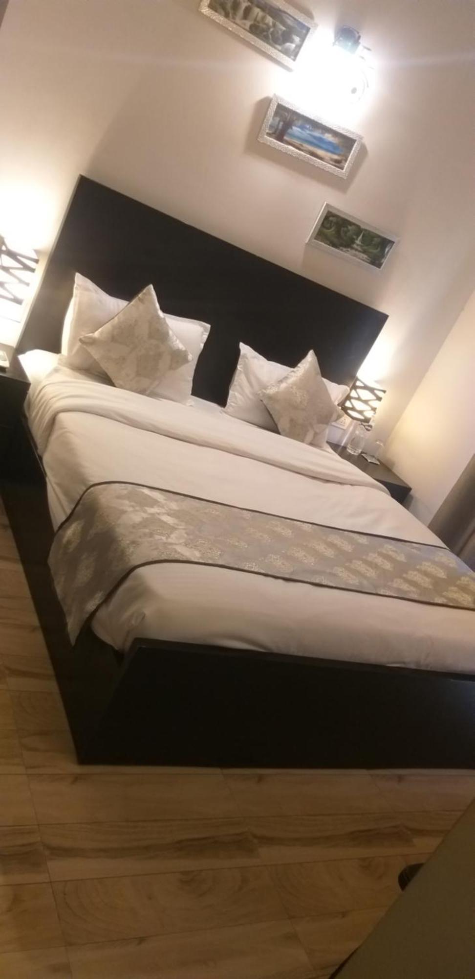 Pearl Suites At Omex Entrenity Вриндавана Экстерьер фото